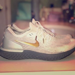 SALE❗️Nike epic react in white/gold/silver
